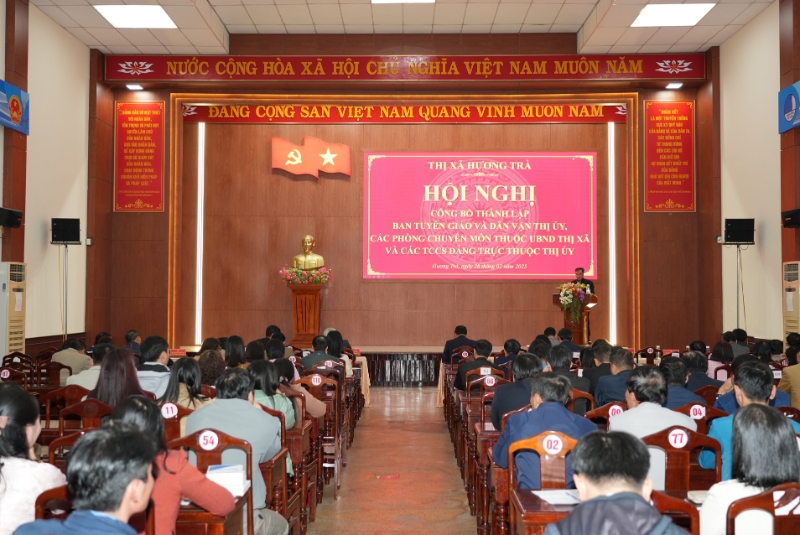 Quang cảnh hội nghị công bố