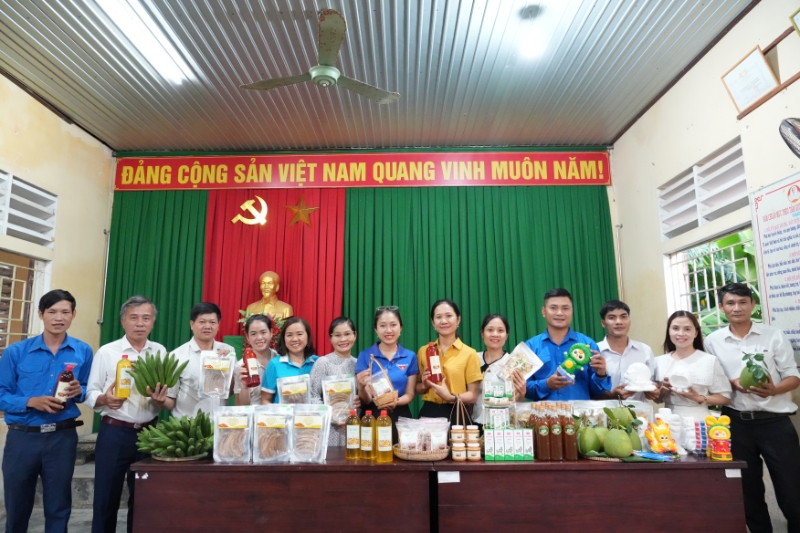 Livestream giới thiệu, kết nối tiêu thụ nông sản hỗ trợ nông dân Hương Trà