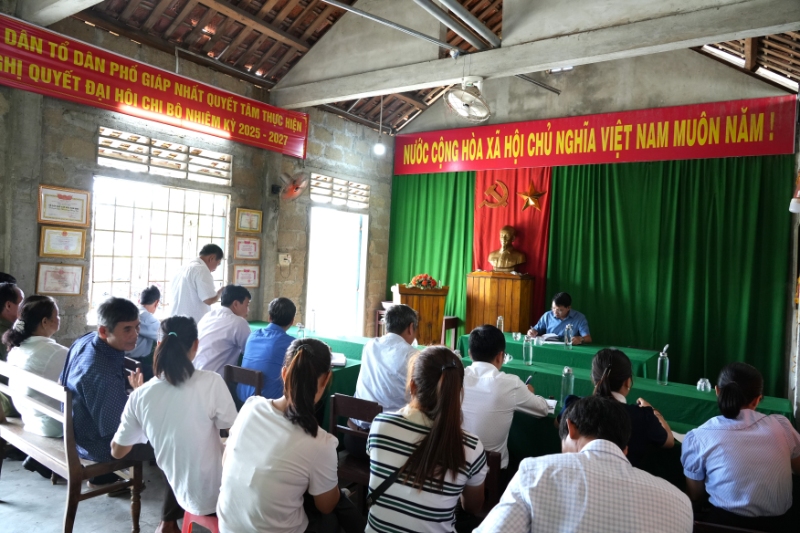 huong tra bi thu dang uy chu tich hdnd phuong tiep cong dan dinh ky 1